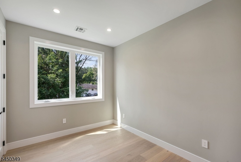 62 Asmus Rd