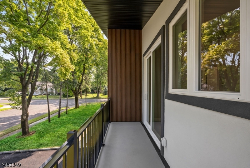 62 Asmus Rd