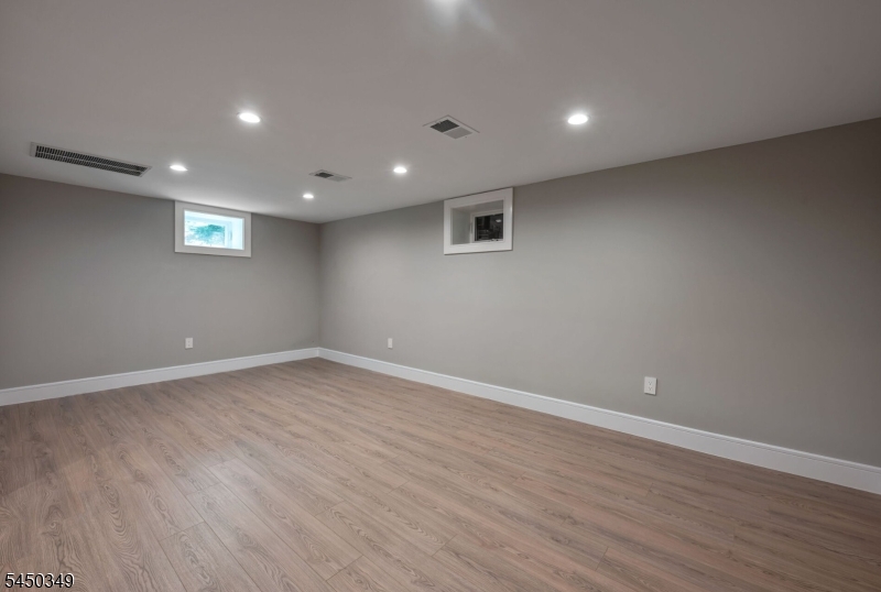 62 Asmus Rd