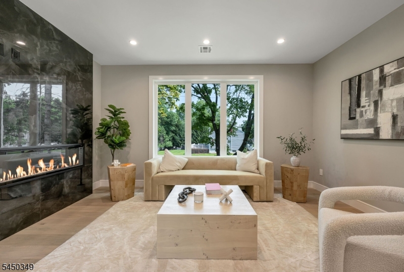 62 Asmus Rd