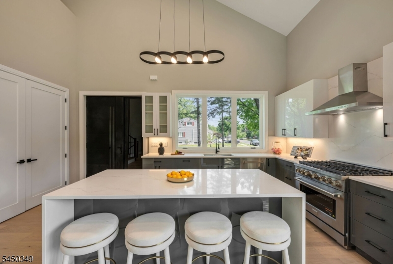 62 Asmus Rd