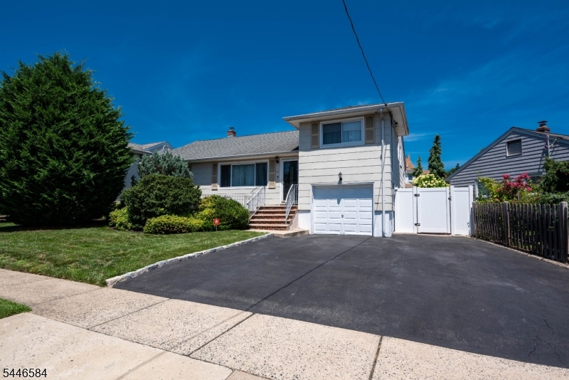44 Lorrie Ln