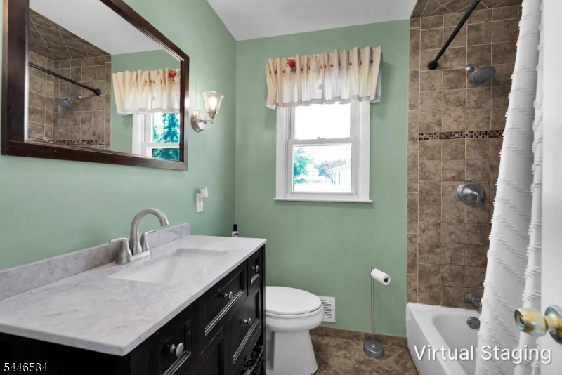 44 Lorrie Ln