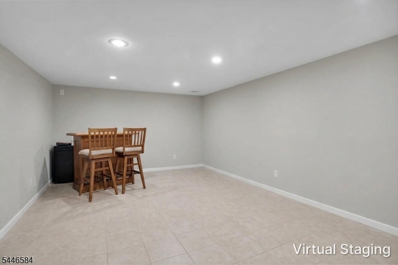 44 Lorrie Ln