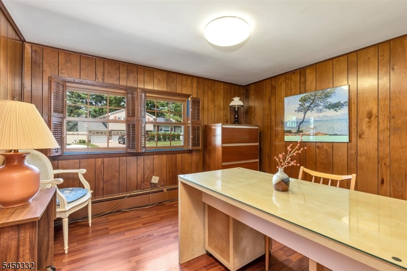 2 Poplar Way