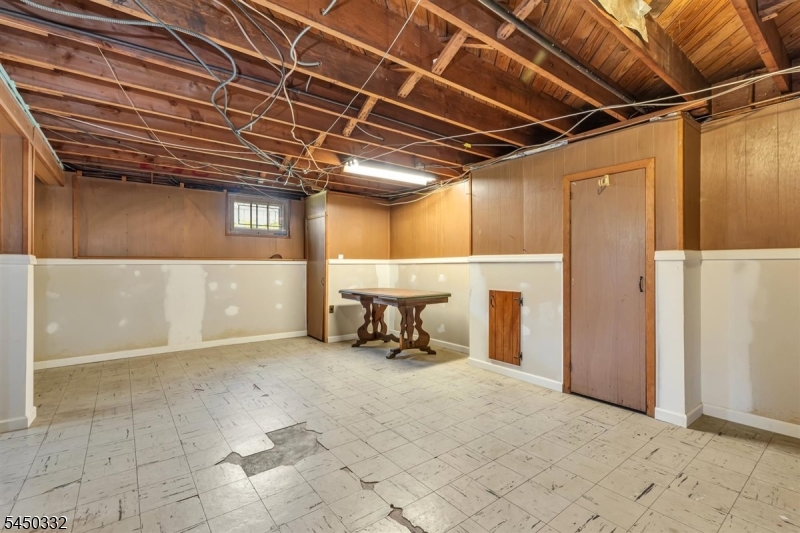 2 Poplar Way
