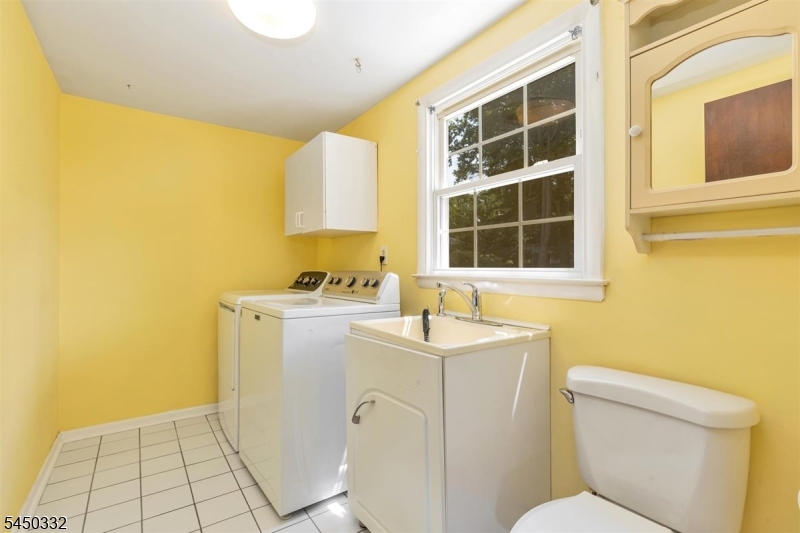 2 Poplar Way