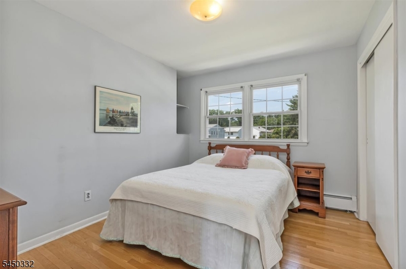 2 Poplar Way