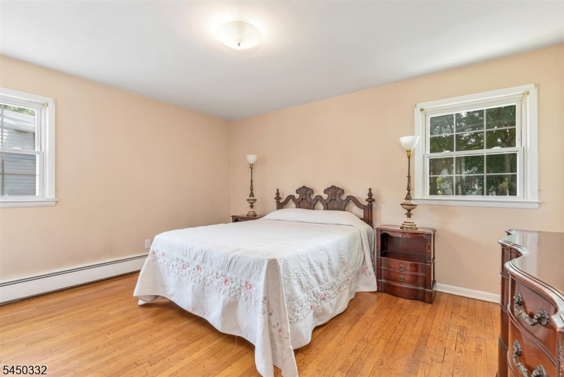 2 Poplar Way