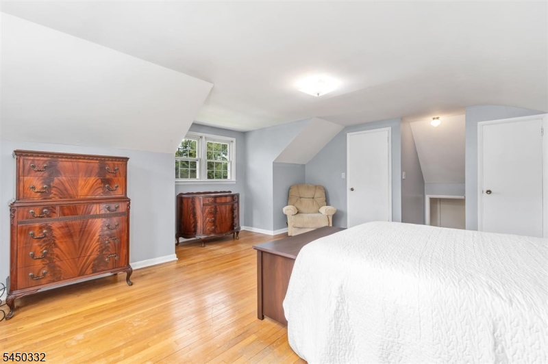 2 Poplar Way