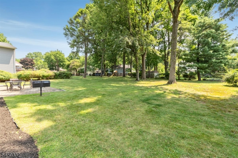 2 Poplar Way