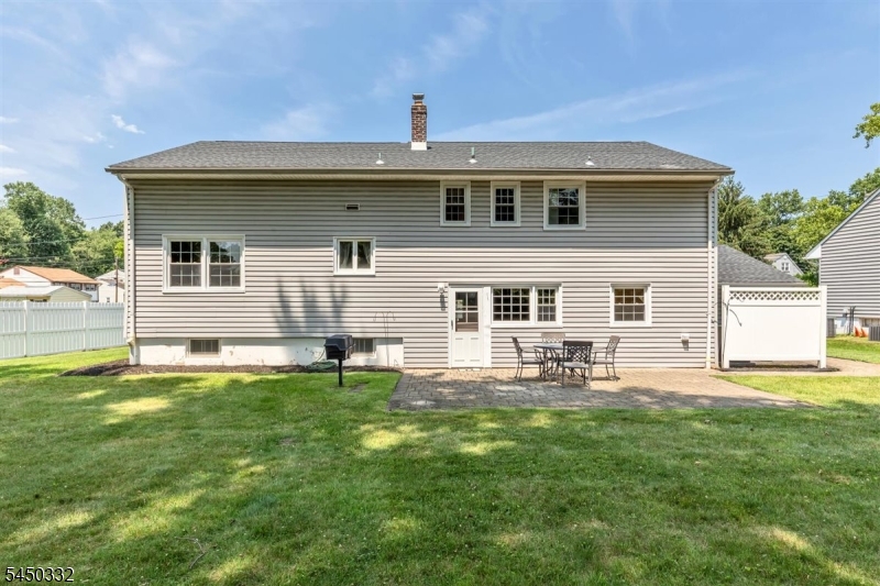 2 Poplar Way