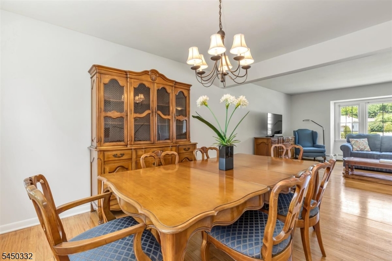 2 Poplar Way