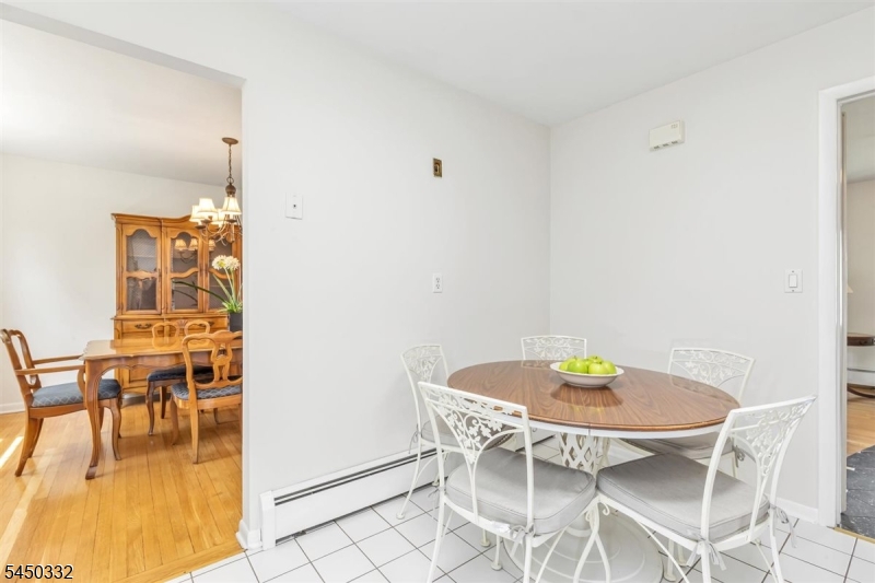 2 Poplar Way