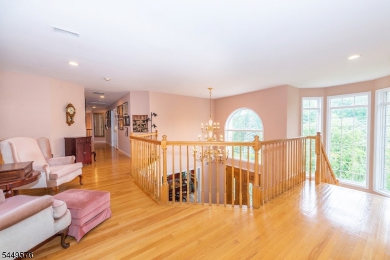 5 Raine Tree Ct