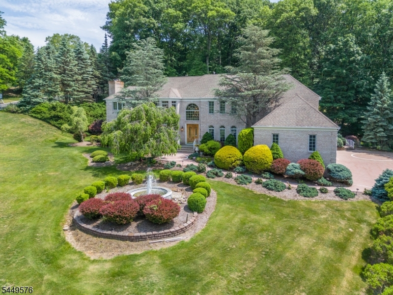5 Raine Tree Ct
