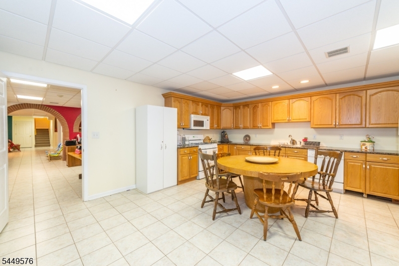 5 Raine Tree Ct