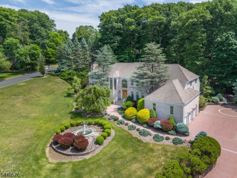 5 Raine Tree Ct