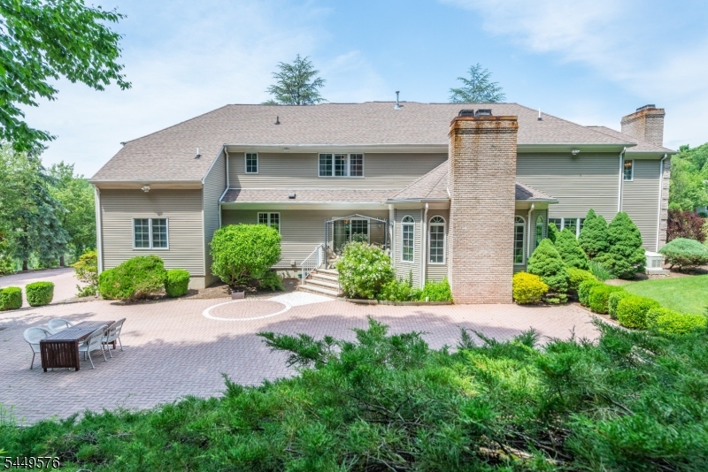 5 Raine Tree Ct