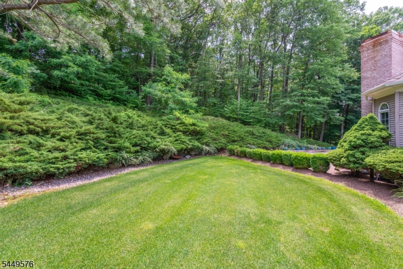 5 Raine Tree Ct