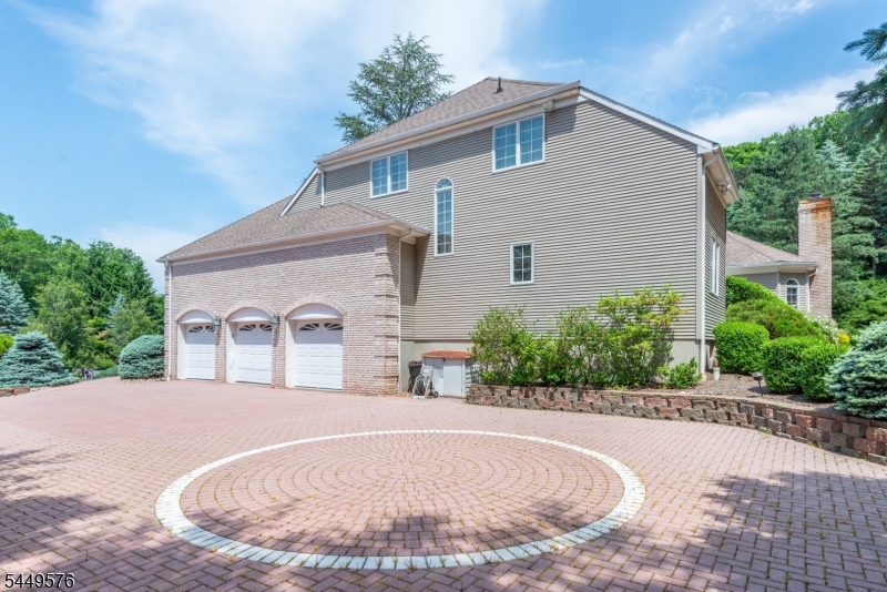 5 Raine Tree Ct
