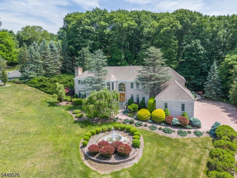 5 Raine Tree Ct