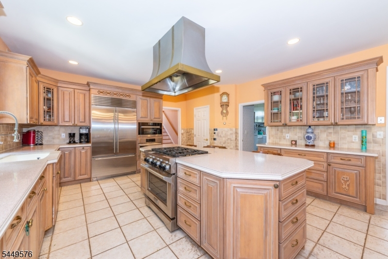 5 Raine Tree Ct