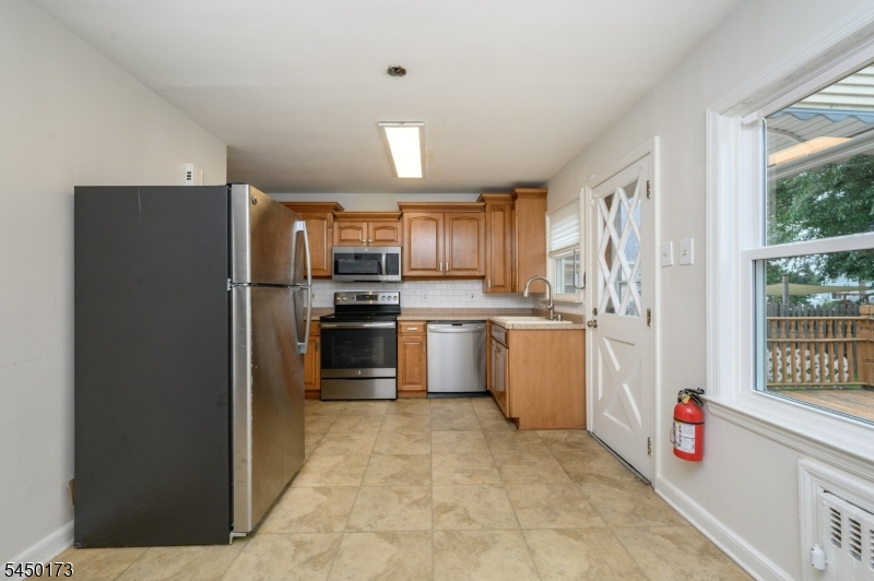 1206 Gruber Ave