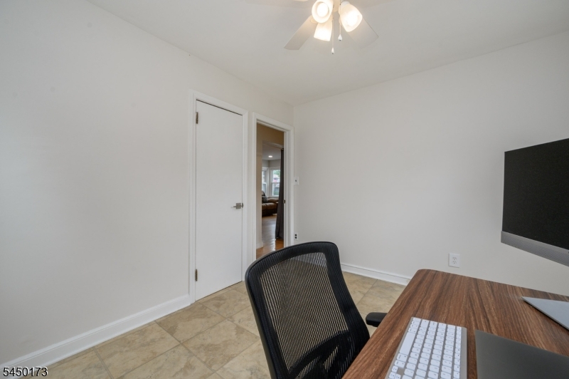 1206 Gruber Ave