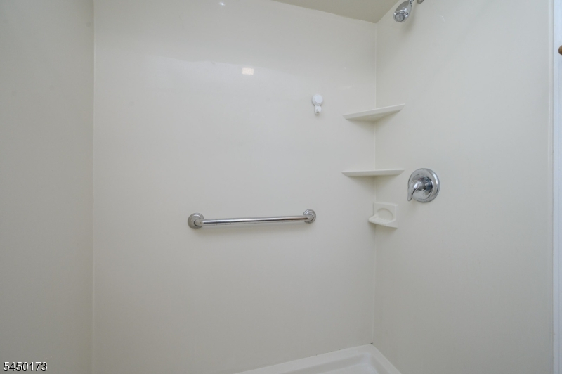 1206 Gruber Ave
