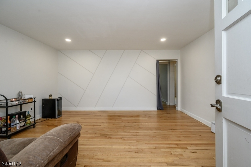 1206 Gruber Ave