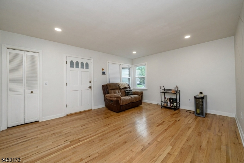 1206 Gruber Ave