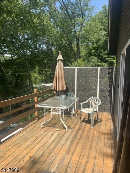74 Lakeside Dr North