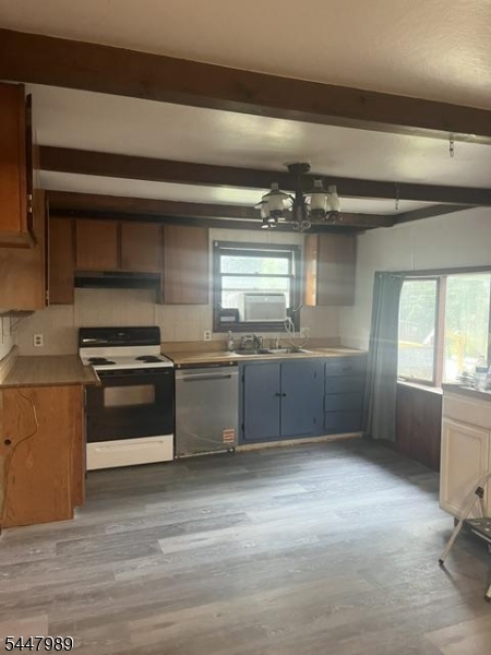 74 Lakeside Dr North