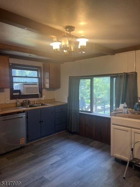 74 Lakeside Dr North