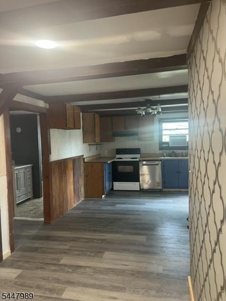 74 Lakeside Dr North