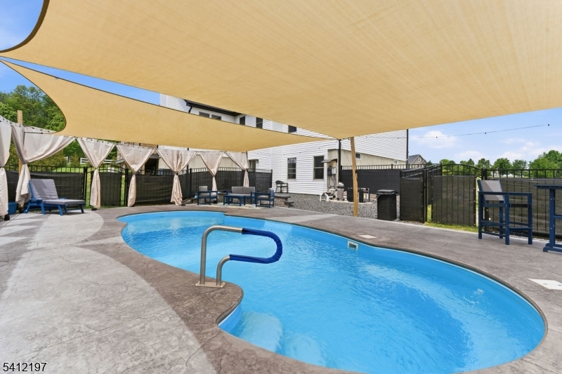 27 Sterling Dr