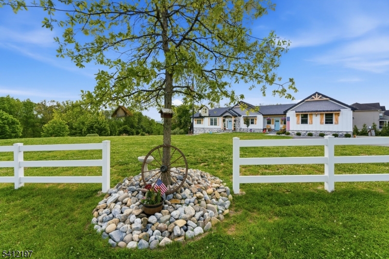 27 Sterling Dr