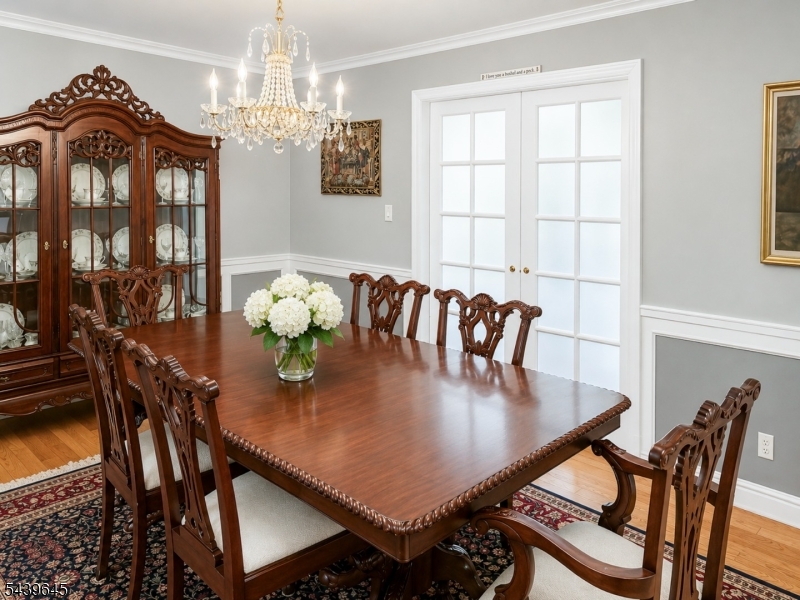 6 Woodbine Cir