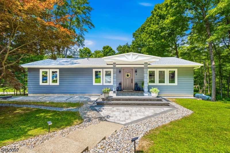 142 Gunn Rd