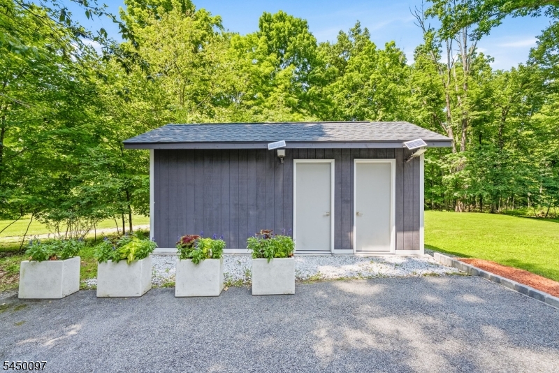 142 Gunn Rd