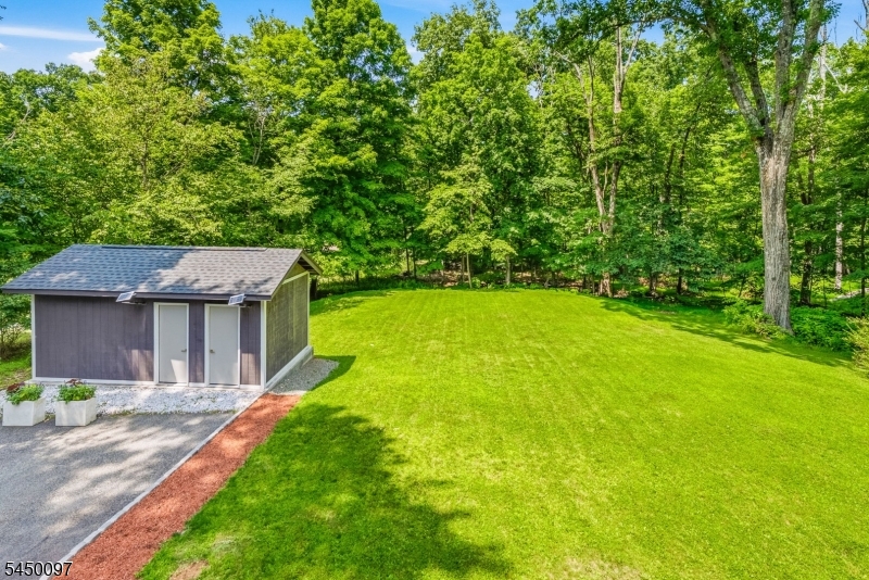 142 Gunn Rd
