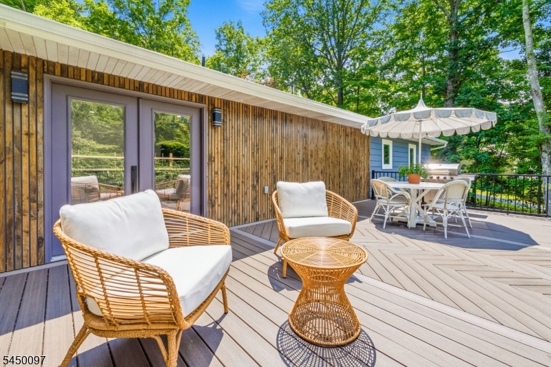 142 Gunn Rd