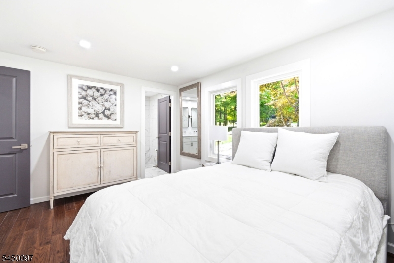 142 Gunn Rd