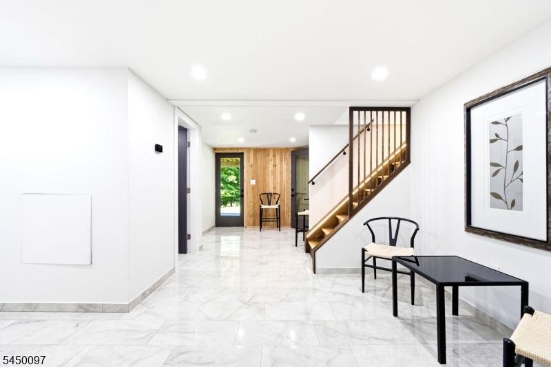 142 Gunn Rd