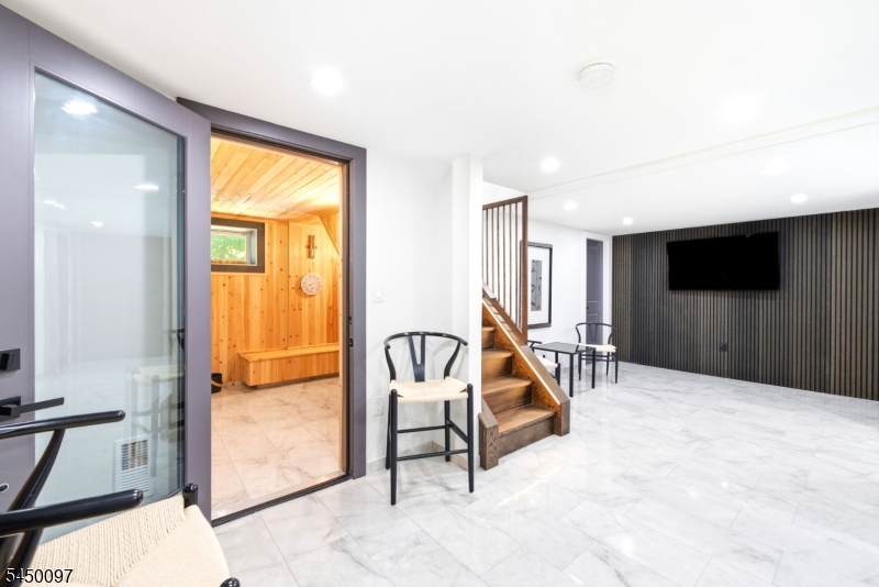142 Gunn Rd