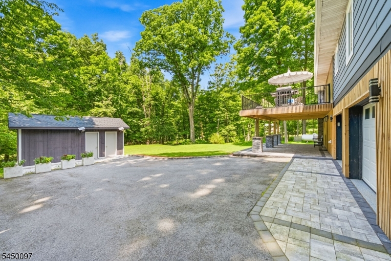 142 Gunn Rd