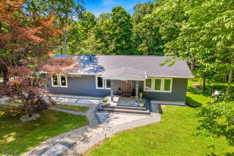 142 Gunn Rd