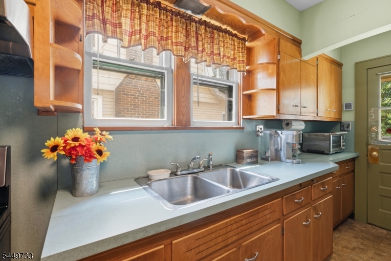 12 Montclair Ave