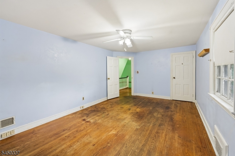 10 Reid Ave